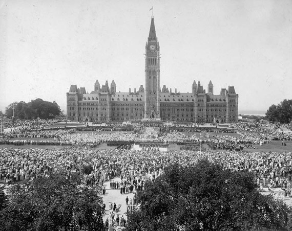 An enormous crowd gathered on Parliament Hill in Ottawa to celebrate Canada's Diamond Jubilee.
